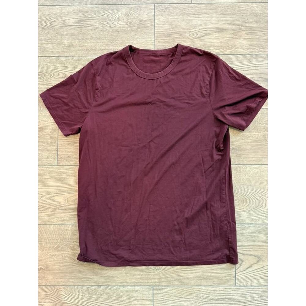 Lululemon Men's T-Shirt, Red (Large)